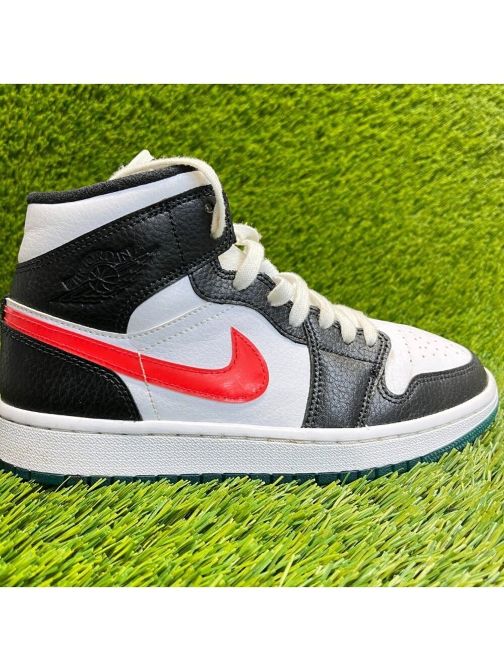 Nike Air Jordan 1 Mid Womens Size 7.5 White Black Red Athletic Shoes Sneakers